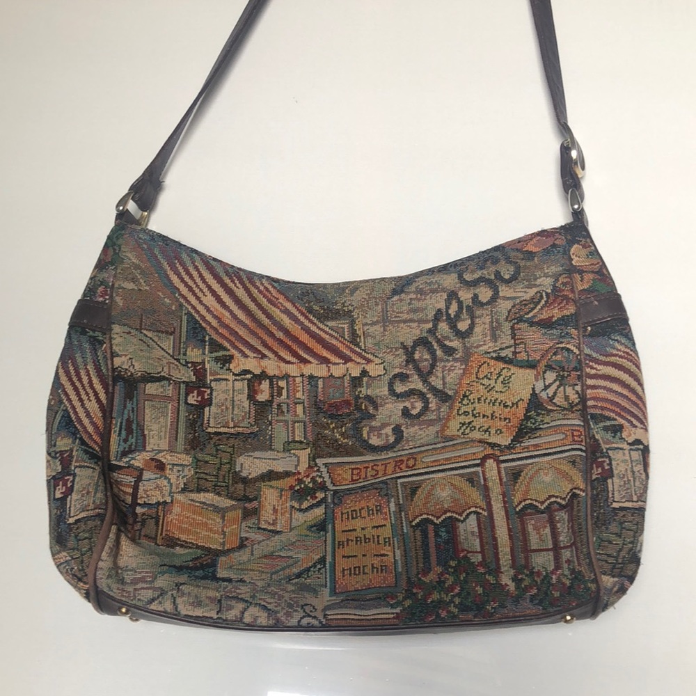 SAS VINTAGE handbag. Beautiful tapestry design. Preowned.
